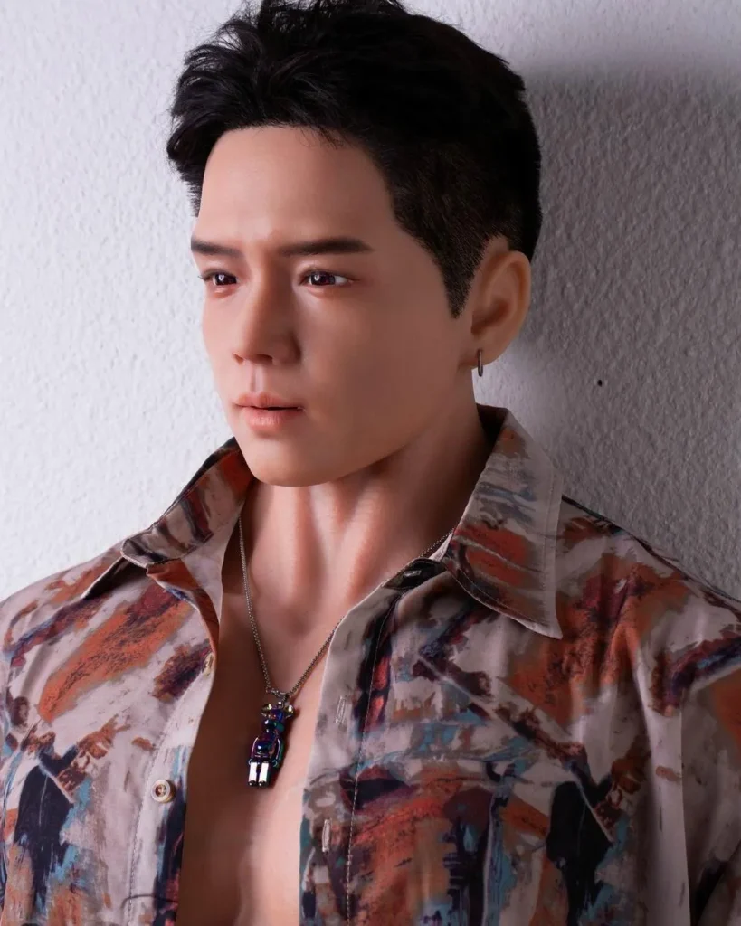 AI gay doll with lifelike emotional expression