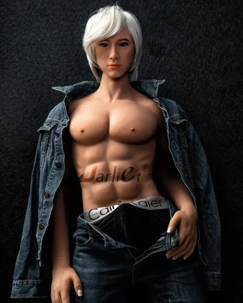 バーニーは、はっきりとした運動筋肉を備えた 170 cm のリアルなゲイ男性セックス人形です。.